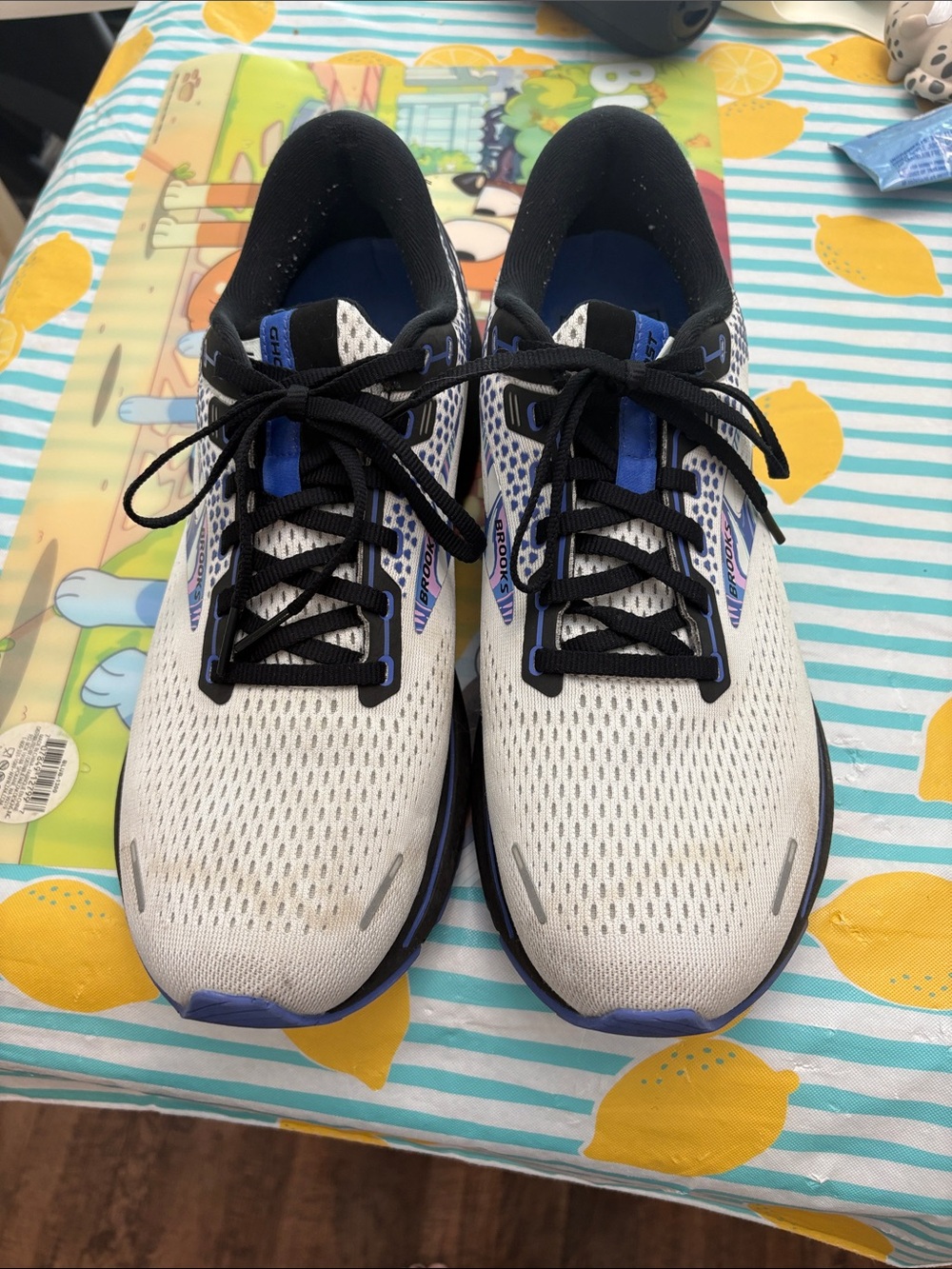 Brooks Men's White and Blue Athletic Running Shoes